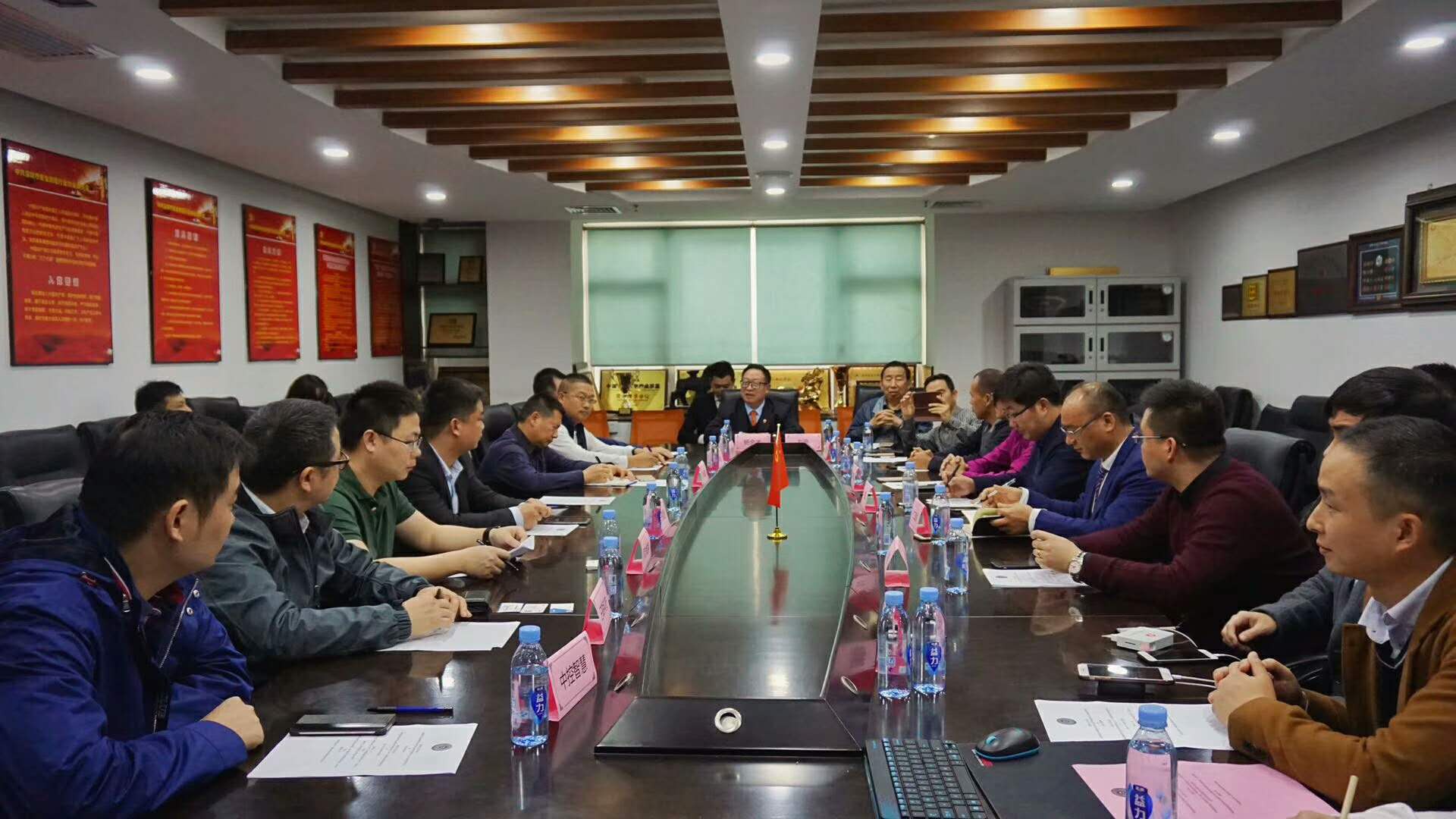 ：豠g公司科技荣获“2017年中国警用装备十大品牌”