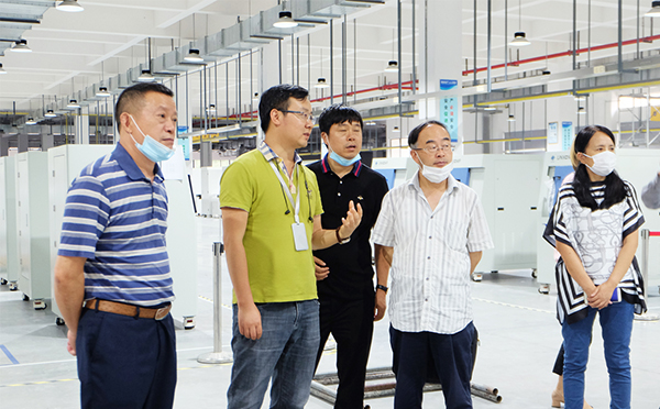 重庆市北碚区一行领导对ag公司科技总部进行参观调研