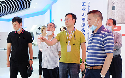 重庆市北碚区一行领导对ag公司科技总部进行参观调研