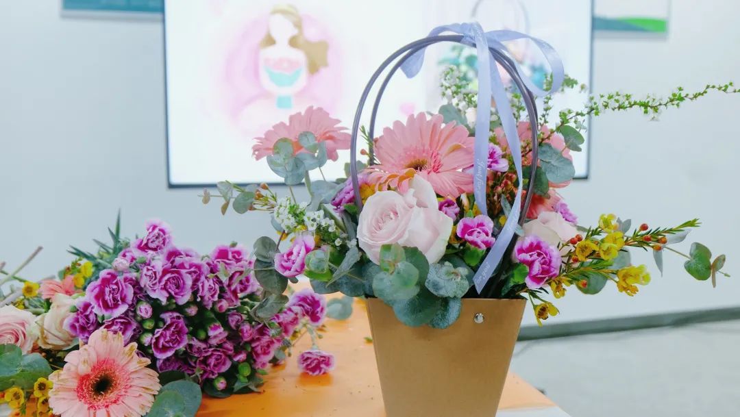 3.8女神节 | 愿你芳华自在，笑靥如花